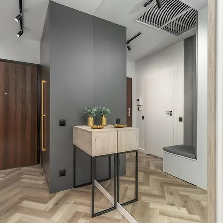 Comfy 4-5th Floor Hanza Tower - Sauna & Pool *