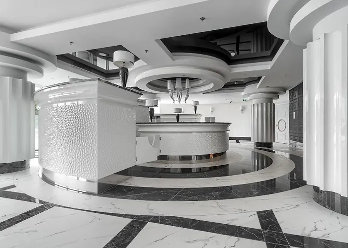 Comfy 4-5th Floor Hanza Tower - Sauna & Pool Appartement *